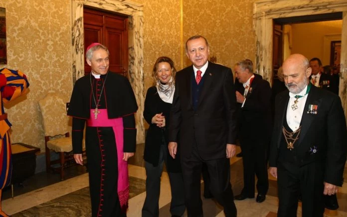 Ο Πάπας έδωσε στον Ερντογάν τον «Άγγελο της ειρήνης»